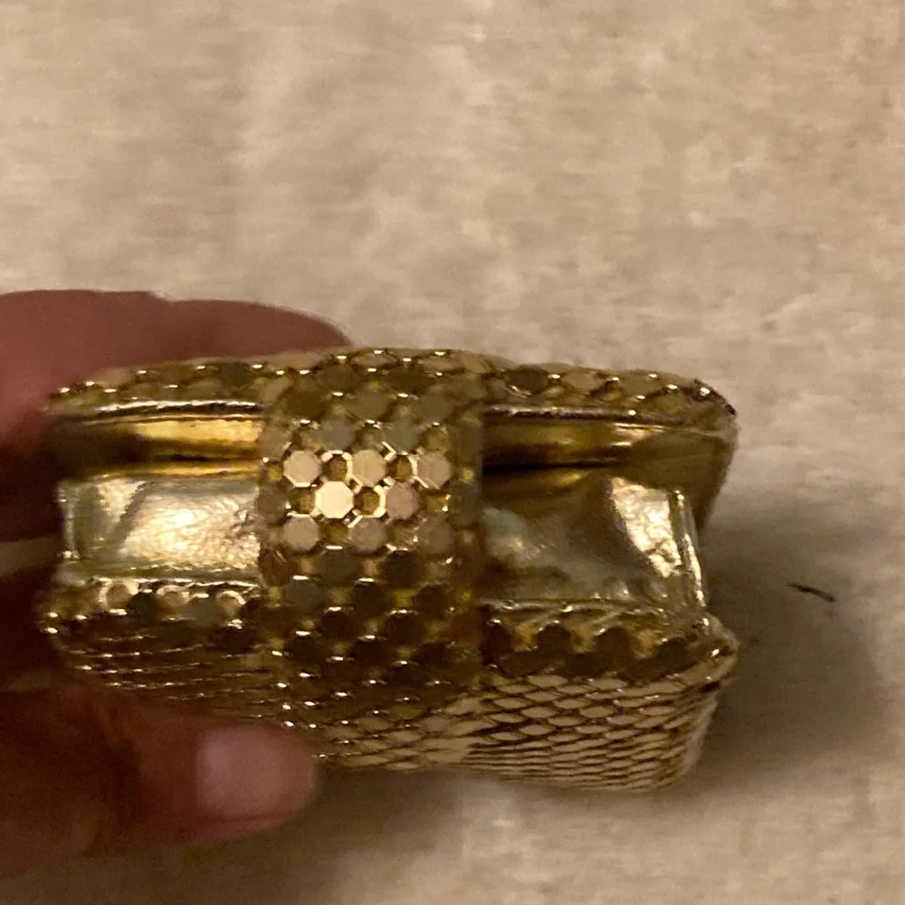 Gold Mesh Swanky Lipstick case ….holds 2 lipsticks ….dripping class